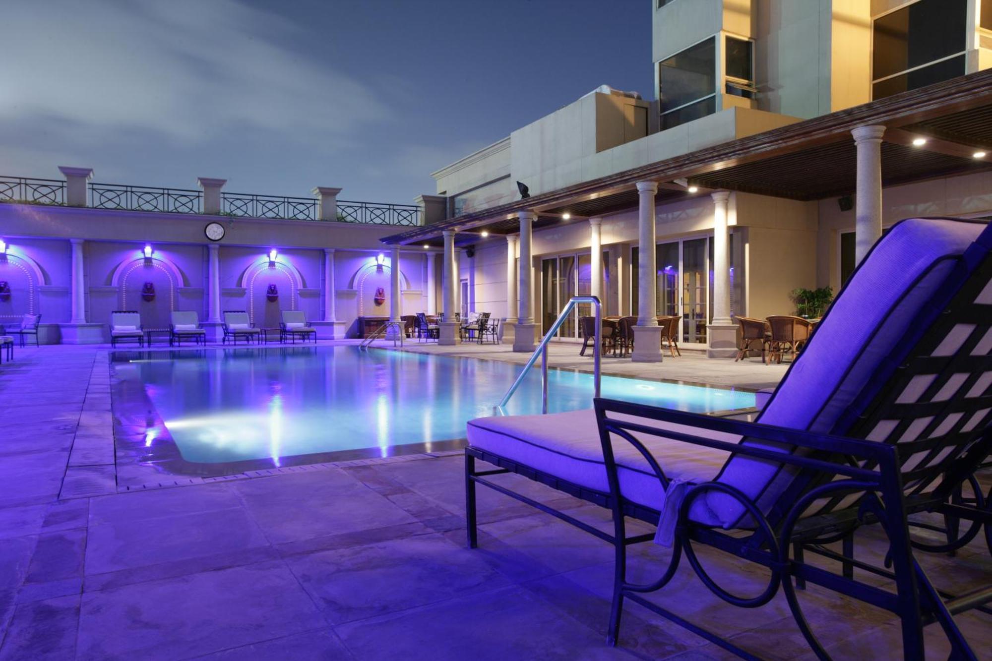 Chelsea Plaza Hotel Дубай Экстерьер фото