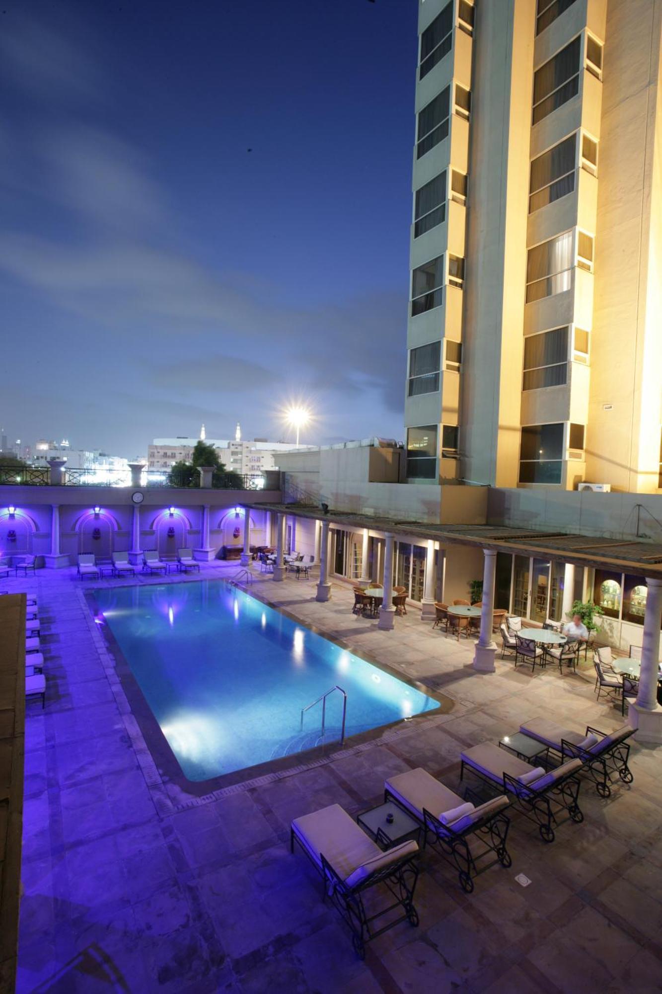 Chelsea Plaza Hotel Дубай Экстерьер фото