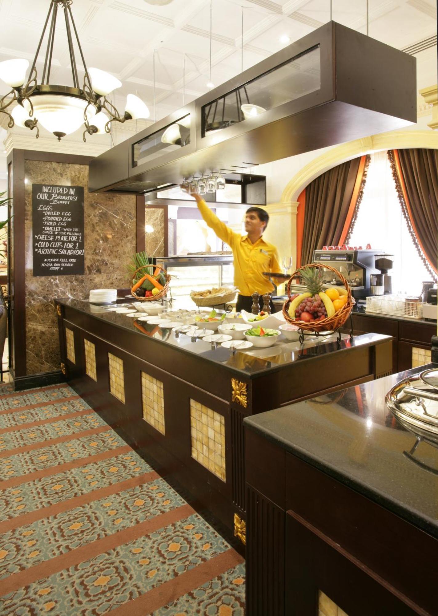 Chelsea Plaza Hotel Дубай Экстерьер фото