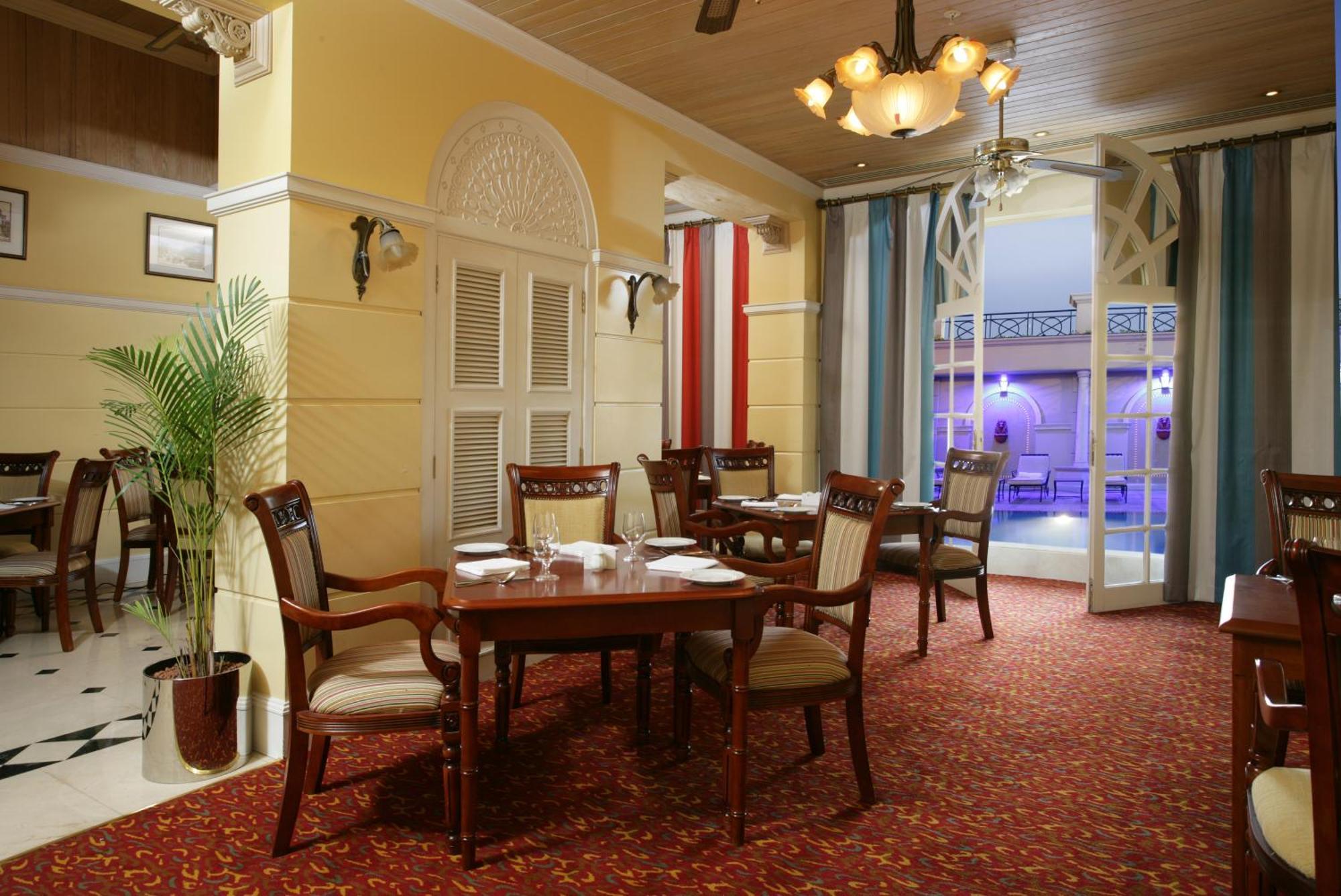 Chelsea Plaza Hotel Дубай Экстерьер фото