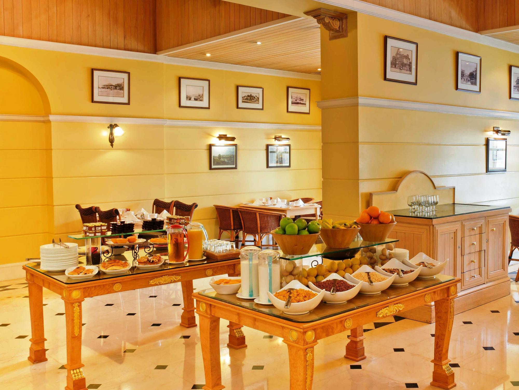 Chelsea Plaza Hotel Дубай Экстерьер фото